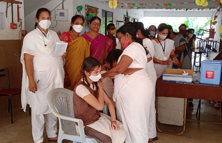 We are pleased to share that CARE India has begun COVID-19 vaccination for children aged 15 to 18 at the SKR Women’s College, Rajahmundry in Andhra Pradesh